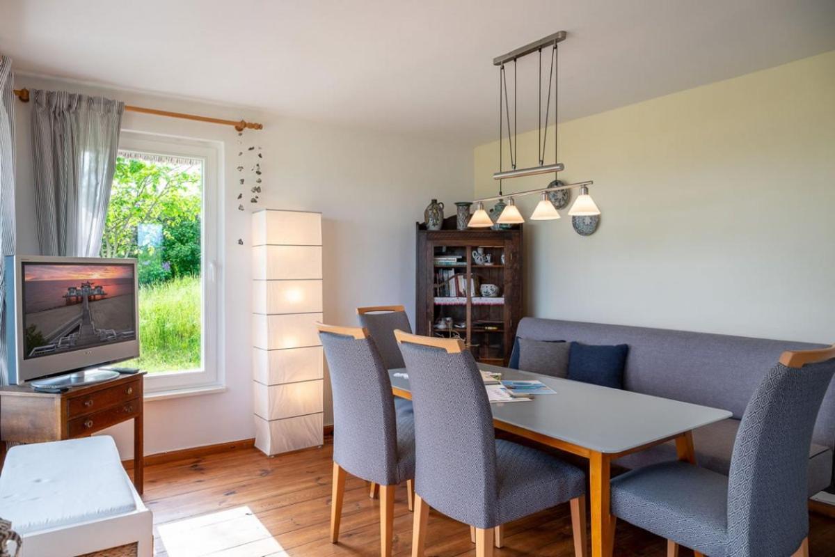Haus Am Huegel Lägenhet Groß Zicker Exteriör bild